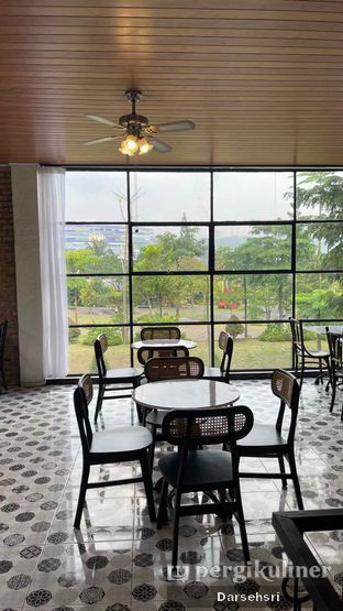 Foto 7 - Interior di Siansing Kopitiam oleh Darsehsri 