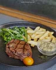 Foto Makanan di Tokyo Skipjack