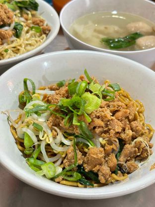 Foto 3 - Makanan(Mie Ayam Komplit Setengah Porsi) di Mie Ayam Bangka Asan oleh Cyntia // IG: @cyntiahbsr