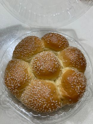 Foto 8 - Makanan di Holland Bakery oleh FoodieTravelDiary23 PL