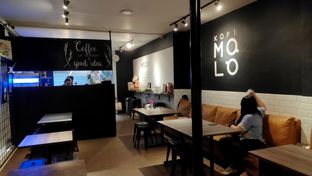 Foto 4 - Interior(Indoor) di Kopi Molo oleh Simon A. claudius_simon