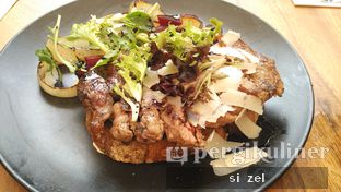 Foto 1 - Makanan di St. Ali oleh Zelda Lupsita