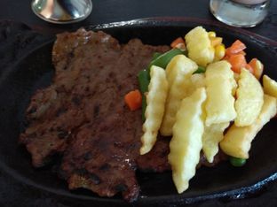 Foto 2 - Makanan(Steak Terderloin Original) di Asap Asap Steak & Soup oleh Happy Miyah