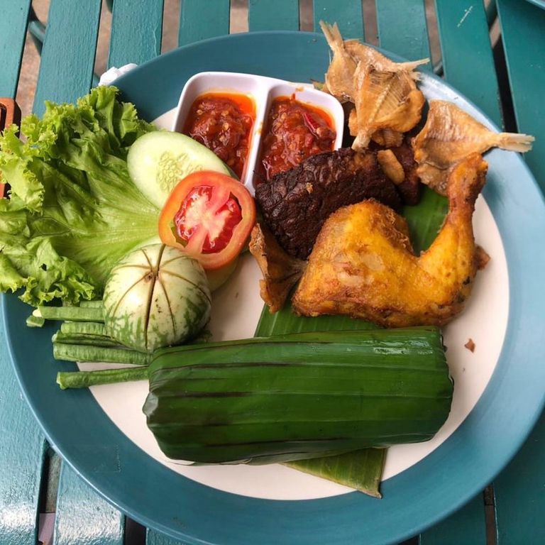Nice Cafe With A Nice View Review Bocah Rewog Di Restoran Hafa 