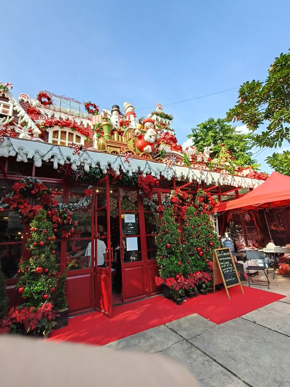 christmas-vibe-gudeg-review-tissa-kemala-di-restoran-gudeg-raden