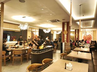 Foto 1 - Interior(Suasana ramai) di Rose Garden Signature oleh edy fizhermikhael