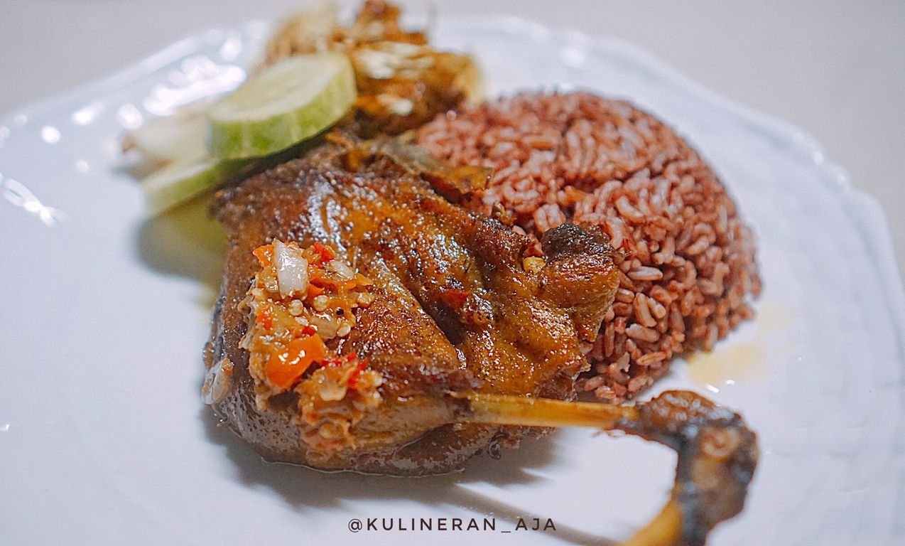 Bebeke Om Aris Antapani Bandung Lengkap Menu Terbaru Jam Buka No Telepon Alamat Dengan Peta