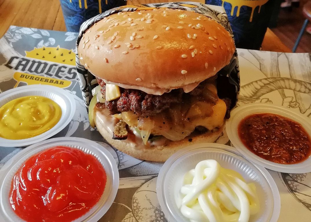 Lawless Burgerbar, Kemang - Lengkap: Menu terbaru, jam ...
