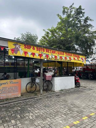 Foto 8 - Makanan di Sop & Soto Betawi Khas Tanah Abang Bang Yon Kumis 799 oleh Albert Murdiono