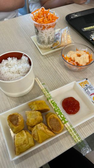 Foto - Makanan(Egg Chicken Roll Porsian) di HokBen (Hoka Hoka Bento) oleh Yeppi Steam