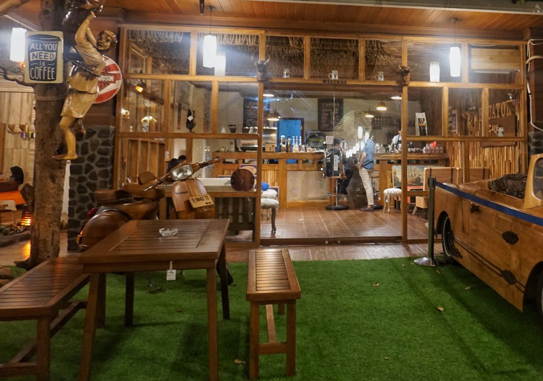 Equator Coffee Gallery Dago Bawah Bandung Lengkap Menu Terbaru Jam Buka No Telepon Alamat Dengan Peta