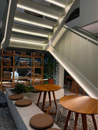Foto Interior di Simetri Coffee Roasters