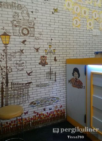 Foto Interior di Mrs. Waffles