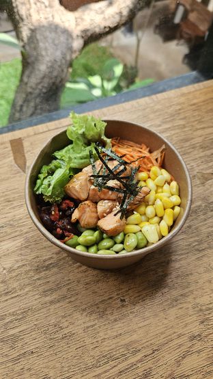 Foto 1 - Makanan(Aburi Salmon Joy) di Ono Poke Kitchen oleh T.J W