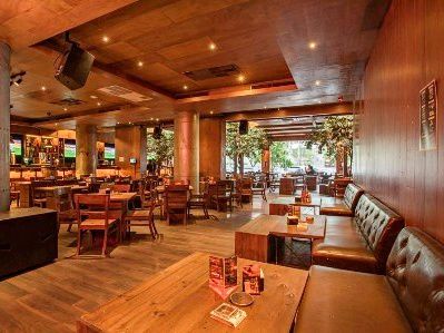 5 Cafe di PIK yang Ada Live Music - PergiKuliner.com