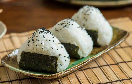 Wallpaper Sering Dijadikan Bekal Cek Dulu Fakta Seputar Onigiri Dari Negeri For iPhone