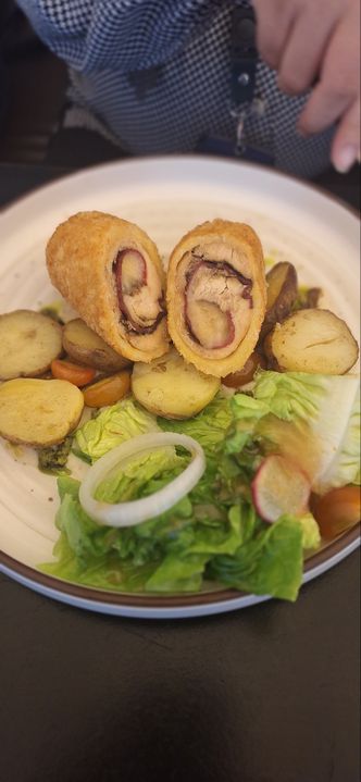 Foto Makanan di Kopitagram Centang Biru