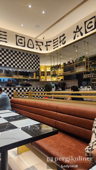 Foto 8 - Makanan di The Coffee Academics oleh Placetogoandeat ID