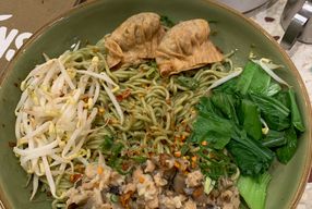 Foto Burgreens Eatery
