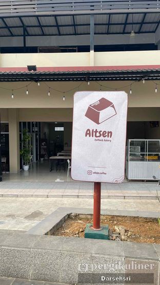 Foto 10 - Eksterior di Altsen Coffee & Eatery oleh Darsehsri 