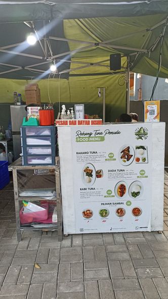 Foto Makanan di Rahang Tuna Pemuda