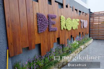 Foto Eksterior di De Cafe Rooftop Garden