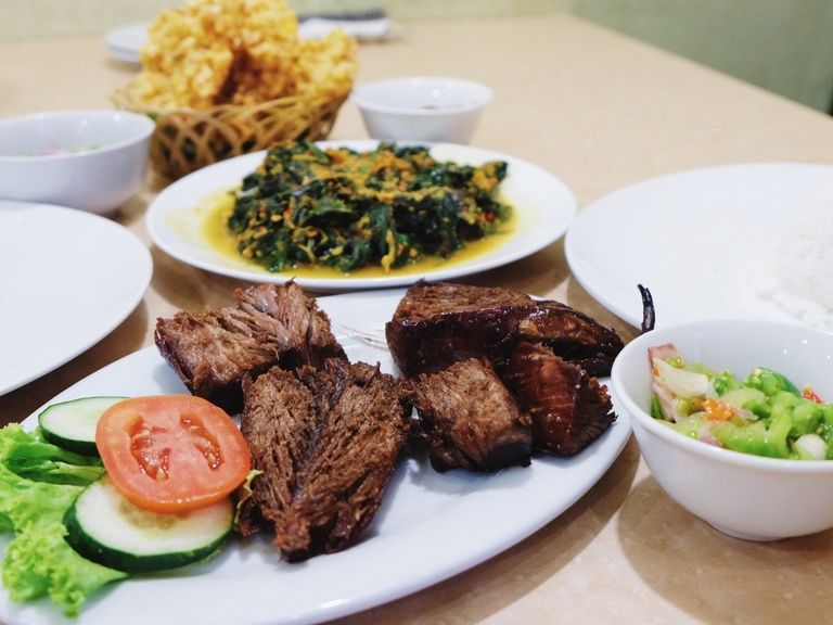 Peringkat 9 restoran tempat makan  Masakan  Manado  enak 
