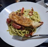 Foto Chicken basil pesto  di Simetri Coffee Roasters