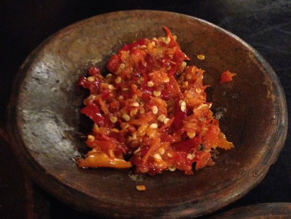 Mengenal Sejarah Asli Sambal Khas Indonesia yang Bikin Ketagihan