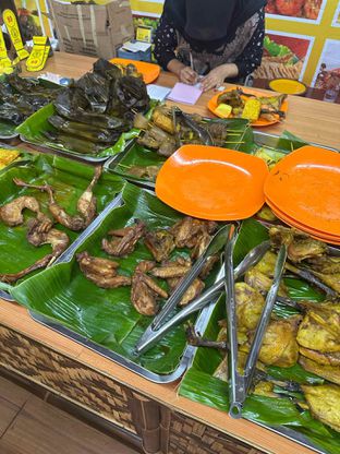 Foto 15 - Makanan di Warung Saung Desa oleh Albert Murdiono