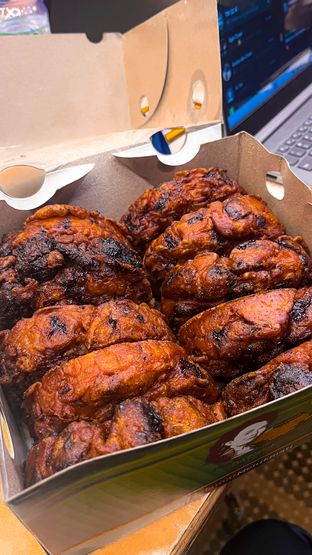 Foto 1 - Makanan di Pisang Goreng Madu Bu Nanik oleh duocicip 