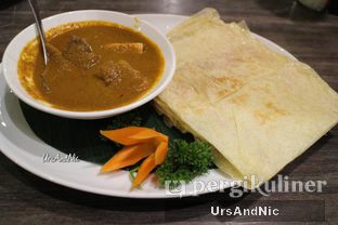 Foto 6 - Makanan(Roti Canai Beef ) di Penang Bistro oleh UrsAndNic 