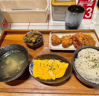 Foto Makanan di Bungkushin