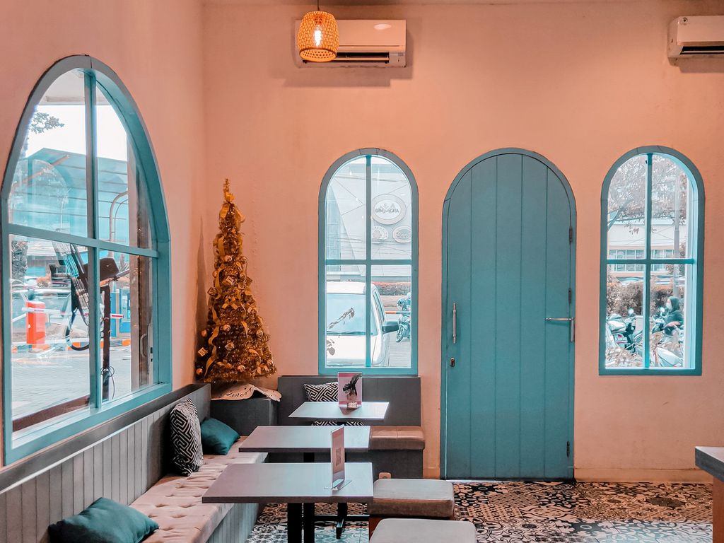 16 Cafe Instagramable Di Tangerang Buat Hunting Foto Pergikuliner Com Check out our coffee aesthetic selection for the very best in unique or custom, handmade pieces from our wall décor shops. 16 cafe instagramable di tangerang buat