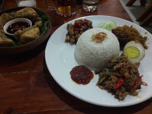 Foto 4 - Makanan di Mlinjo Cafe & Resto oleh Micwengeneral B