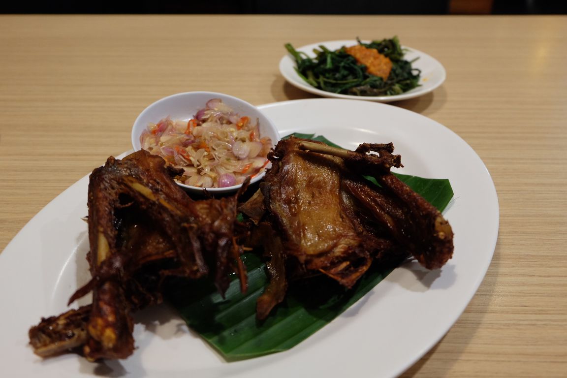 Selain Ayam Betutu,Bebek Betutunya Juga Enak - Review Darsehsri