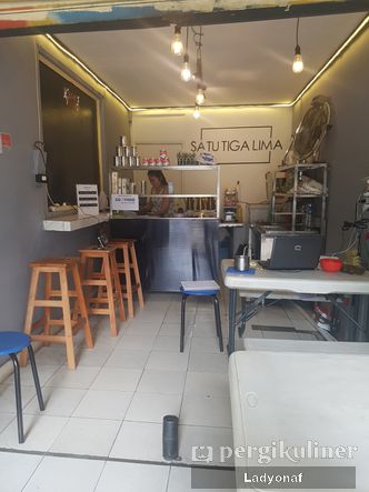 Foto Interior di Satu Tiga Lima