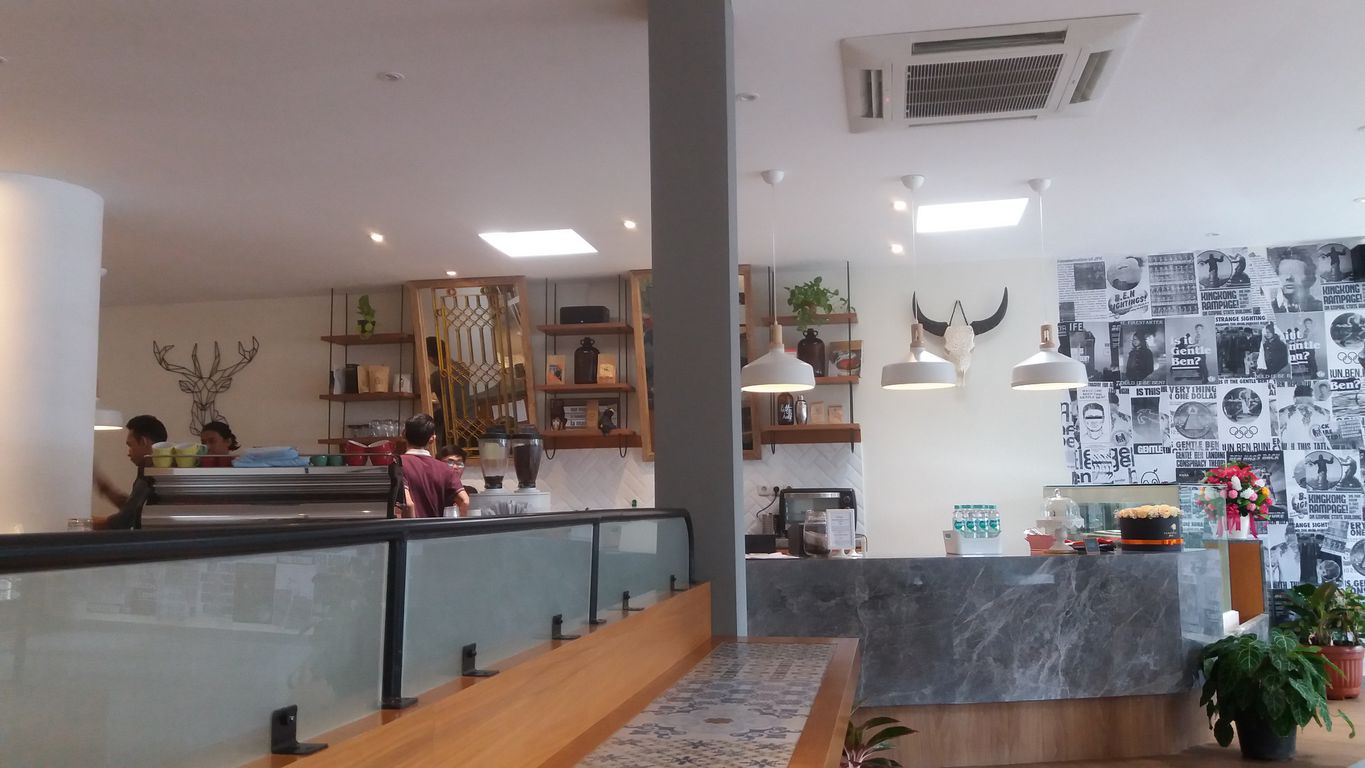  Cafe  baru  di  Ahmad Dahlan Review Selfi Tan di  restoran 