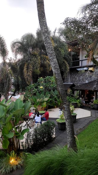 Foto Eksterior di Persegi Coffee