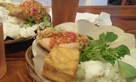 Ayam Geprek Juara Sambel Korek