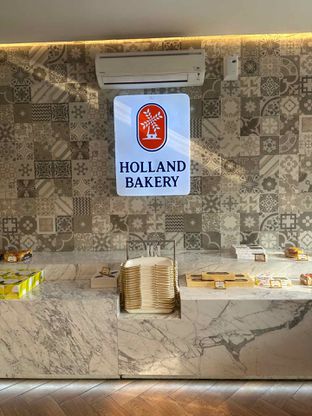 Foto review Holland Bakery oleh Albert Murdiono 3