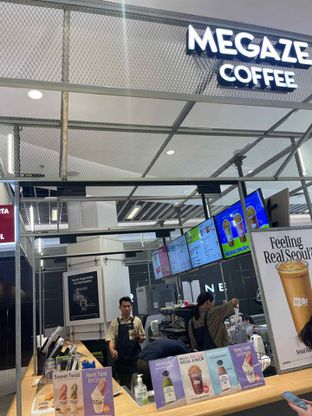 Foto 2 - Eksterior di Megaze Coffee oleh Oswin Liandow