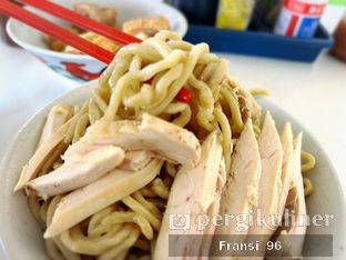 Foto 1 - Makanan di Mie Ayam Pak De oleh Fransiscus 