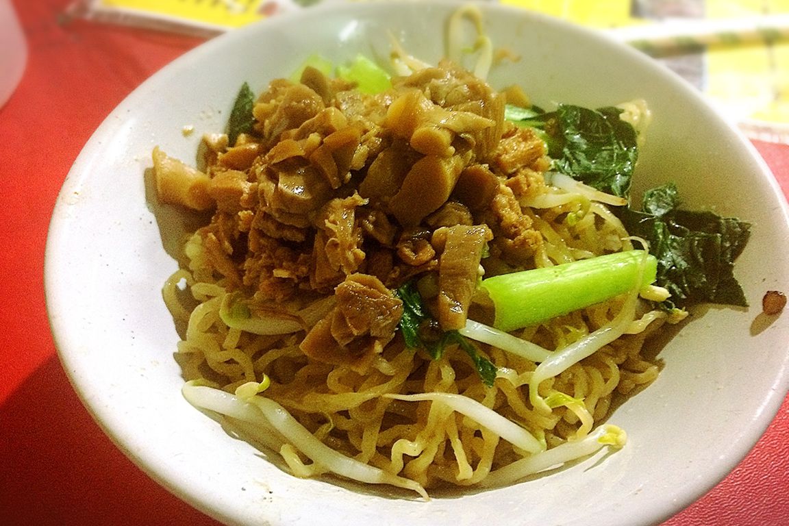 Mie Ayam Jamur Family, Gajah Mada - Lengkap: Menu terbaru, jam buka