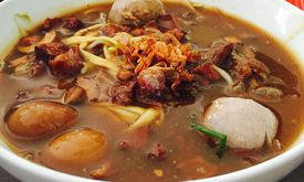Mie Kangkung Betawi & Soto Betawi Ariyani