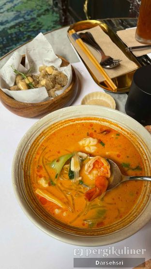 Foto 1 - Makanan di de flore, dine & drink oleh Darsehsri 