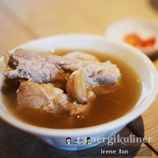 Foto 1 - Makanan(Pork Ribs Soup (Regular)) di Song Fa Bak Kut Teh oleh Irene Stefannie @_irenefanderland