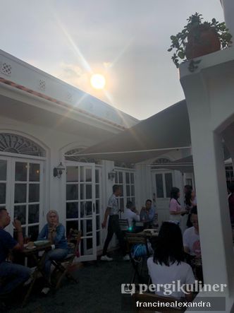 Foto Eksterior di Sudoet Tjerita Coffee House