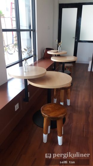 Foto 5 - Interior di Kakolait oleh Selfi Tan