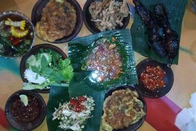 Foto Waroeng SS